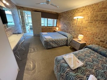 Golden Beach Motor Inn