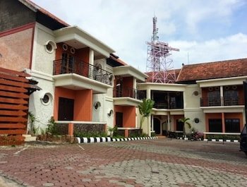 Urbanview Hotel Near Jatim Park 1 by RedDoorz