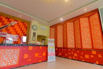 Front One Hotel Purwodadi