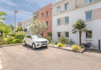 B&B HOTEL Marseille Aéroport Saint-Victoret