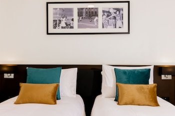 Capricorn Apartments