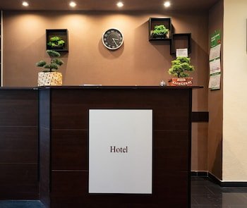 Hotel Mona
