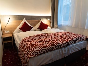Hotel Mona