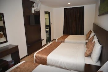 Highlanders Hotel