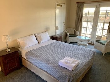 Settlers House