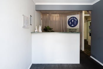 Browns Plains Hotel
