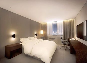 Crown Hotel