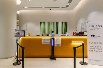 Crown Hotel