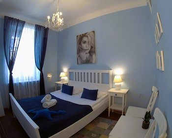 Chmielna Guest House