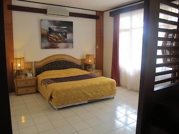 Puri Naga Seaside Cottages