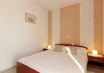 Apartments Pera