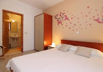 Apartments Pera