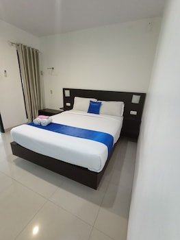 Puri Maju by OYO Rooms