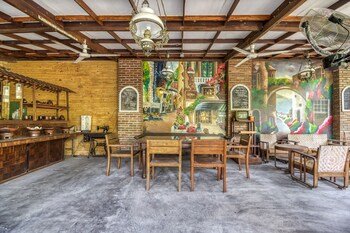 Kedai Kamboja by RedDoorz