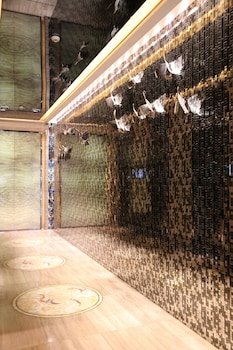 Million Dragon Hotel