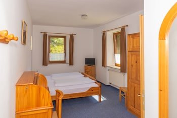 Mühlen Hotel KONSCHAKE Burgen