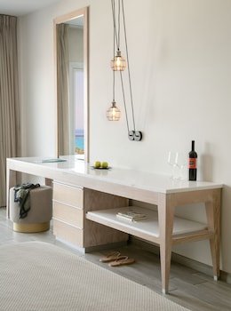 Vangelis Hotel & Suites