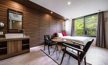 Nampo Bardot Hotel