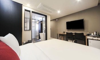 Nampo Bardot Hotel