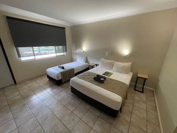 Best Western Pine Tree Motel