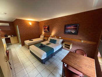Best Western Pine Tree Motel