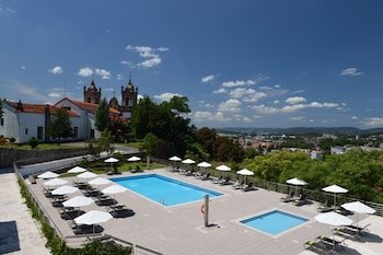 Pousada Mosteiro Guimarães, Monument Hotel & SLH