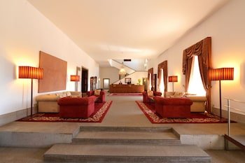 Pousada Mosteiro Guimarães, Monument Hotel & SLH