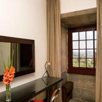 Pousada Mosteiro Guimarães, Monument Hotel & SLH