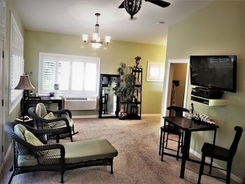 Along River Ridge Bed & Breakfast