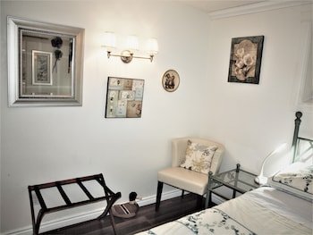 Along River Ridge Bed & Breakfast