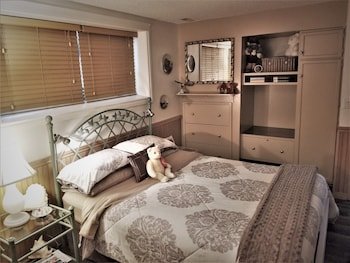 Along River Ridge Bed & Breakfast
