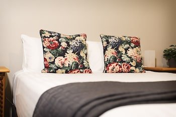 Esk Grand Hotel