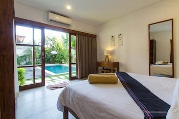 Echo Beach Villa & Apartment