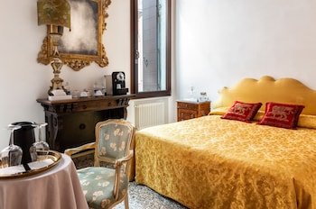Luxury Venetian Rooms