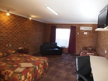 Cobar Town & Country Motor Inn