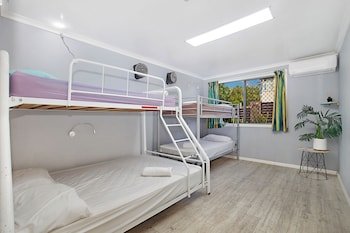 Gladstone Backpackers