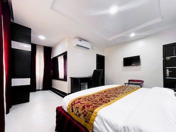 Pasadena Suites