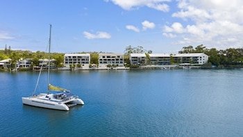 Noosa Shores Resort & Apartments