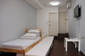 Sophiearth Hostel & Apartments