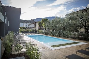 Riva Lake lodge