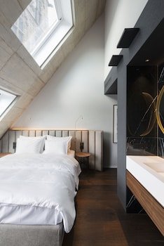 Legend Hotel