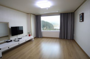 Chuncheon Bears Hotel