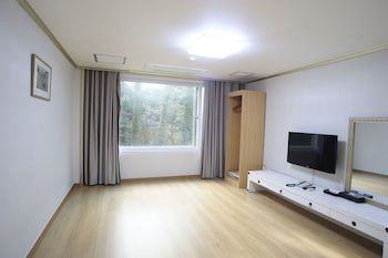 Chuncheon Bears Hotel