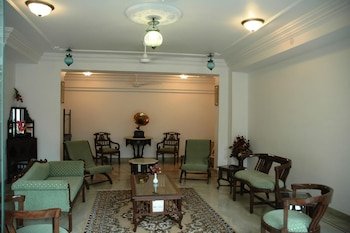 Raj Niwas Hotel