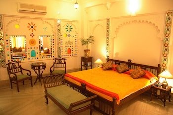Raj Niwas Hotel