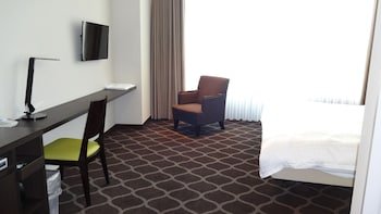 Breezbay Hotel Resort & Spa