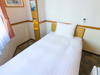 Toyoko Inn Osaka Tsuruhashi Ekimae