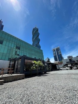 Nomada Container Hotel Panama City