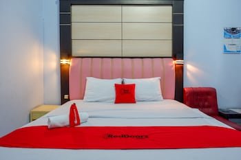 Hotel Indonesia Pekalongan by RedDoorz