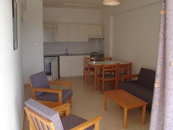Pola Costa Beach Hotel Apartments